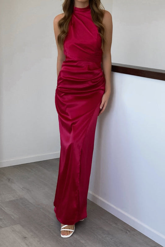 Robe Satinée Halter Élégante