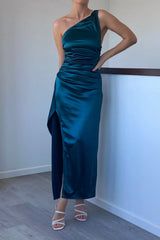 Robe Satin Drapée Fente Élégante