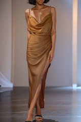 Robe Satinée Drapée Fendue