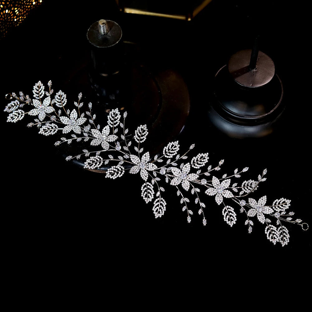 Détail des zircons du headband Justine