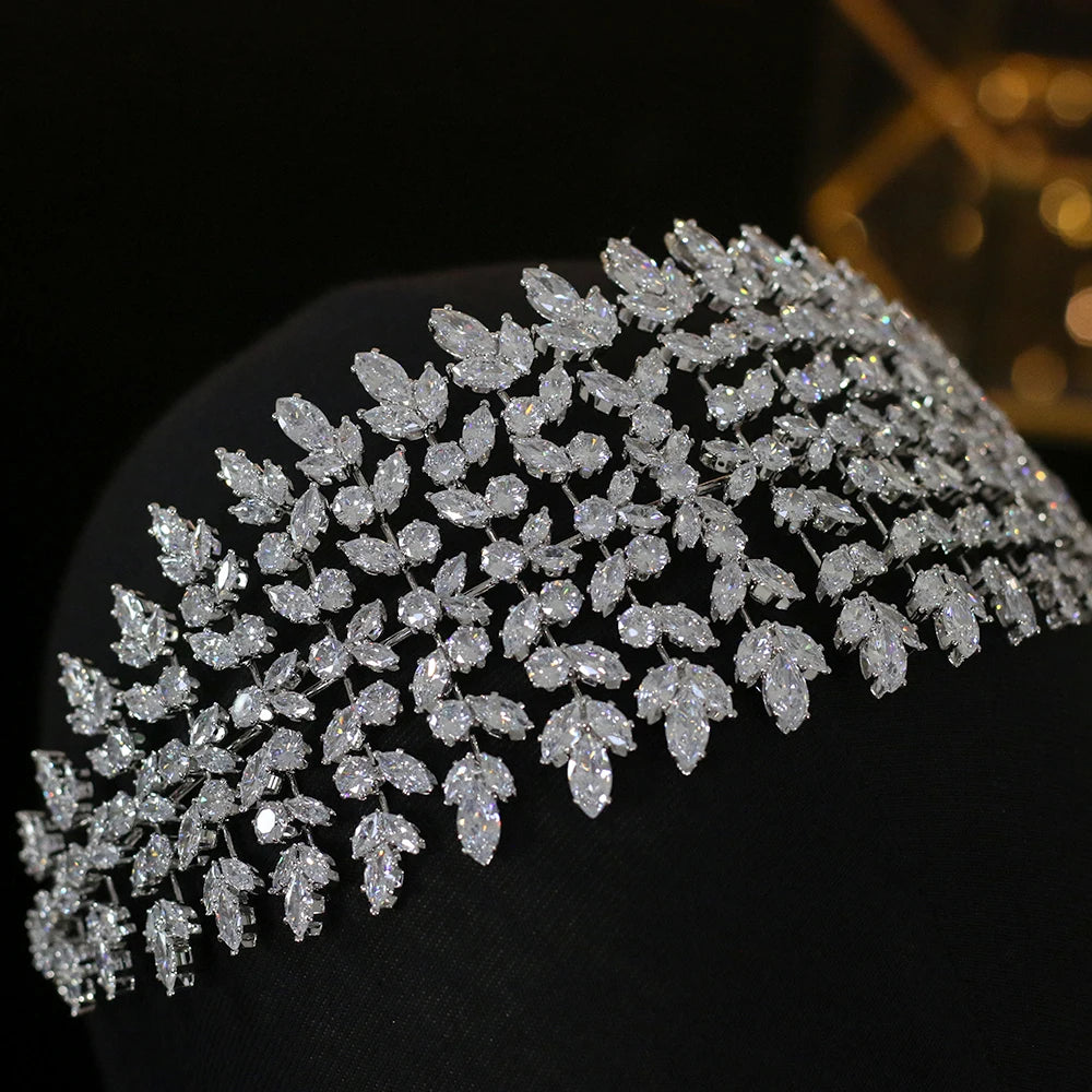Détail des zircons du headband Madeleine