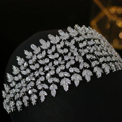 Détail des zircons du headband Madeleine