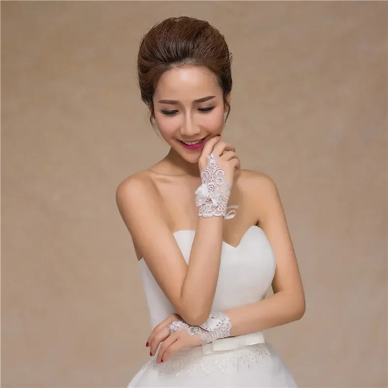 Mitaine blanche de mariage - vue 2
