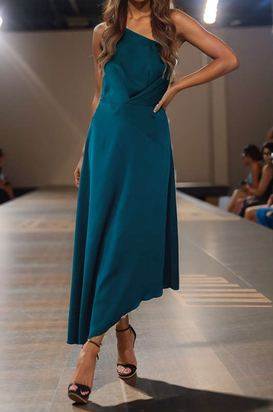 Robe De Mariée Satin Asymétrique