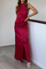 Robe Satinée Halter Élégante
