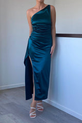 Robe Satin Drapée Fente Élégante