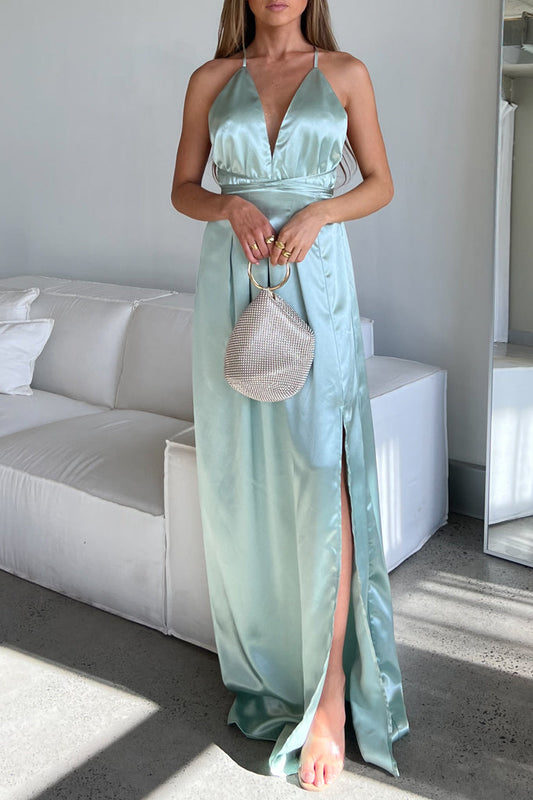 Robe Longue Satin Aqua Élégante
