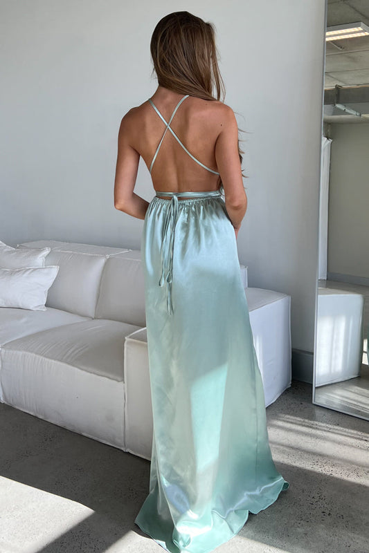 Robe Longue Satin Aqua Élégante