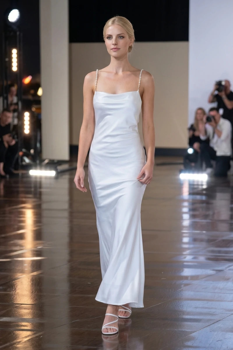 Robe Satinée Dos Nu Perlée