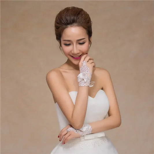 Mitaine blanche de mariage
