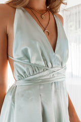 Robe Longue Satin Aqua Élégante