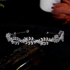 Détail des feuilles du headband Élodie