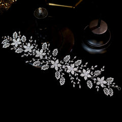 Détail des zircons du headband Justine