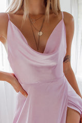 Robe Satin Lavande Drapée Fendue
