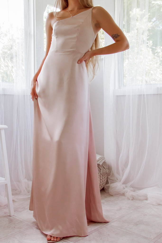 Robe De Mariée Asymétrique En Satin - vue 11
