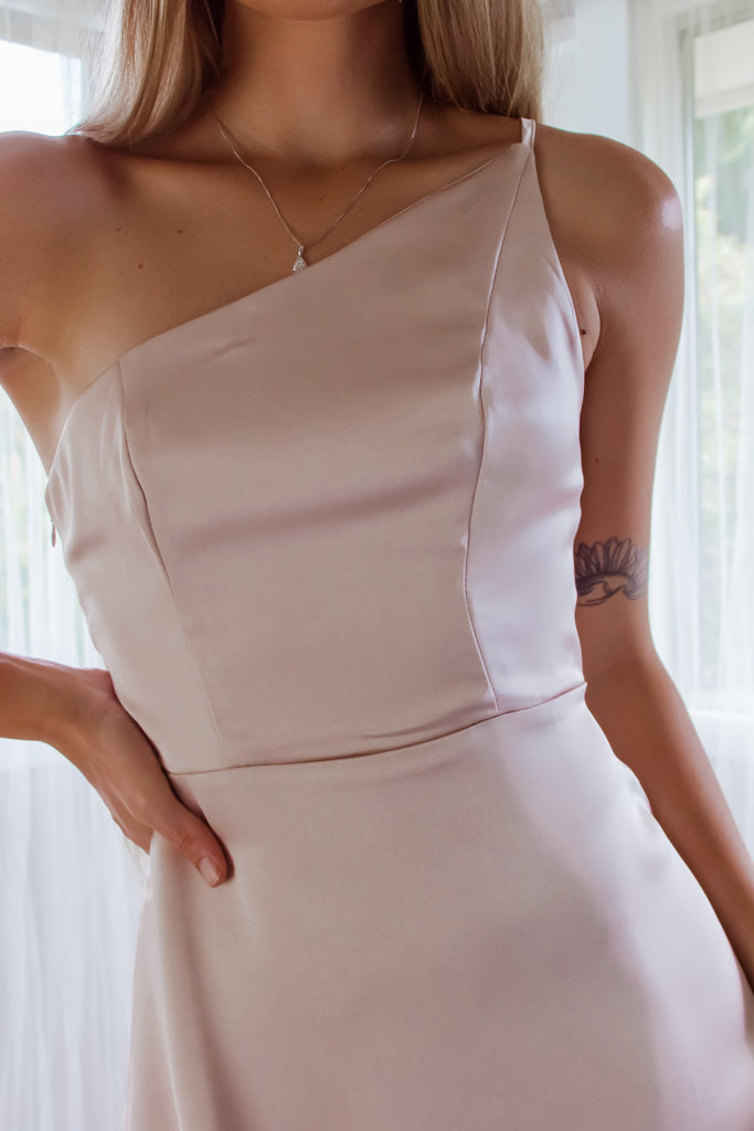 Robe De Mariée Asymétrique En Satin - vue 13