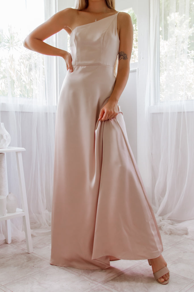 Robe De Mariée Asymétrique En Satin - vue 14