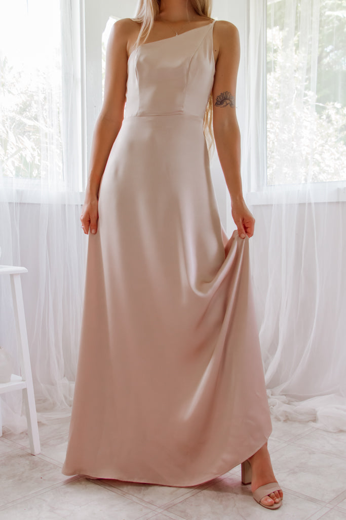 Robe De Mariée Asymétrique En Satin - vue 15